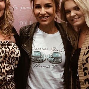 ISO JESSIE JAMES DECKER TOUR SHIRT S/M/L